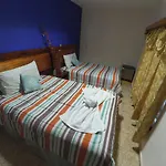Hotel Lunas